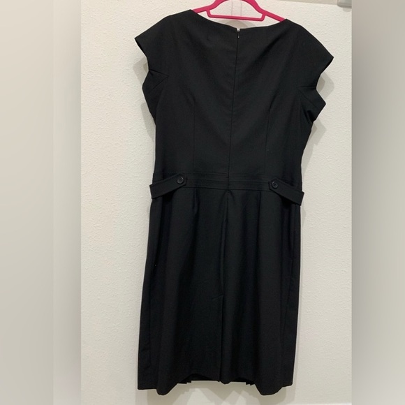 Tahari Arthur S. Levine Womems Boat Neck Short Sleeve Sheath Dress Black - Picture 3 of 4